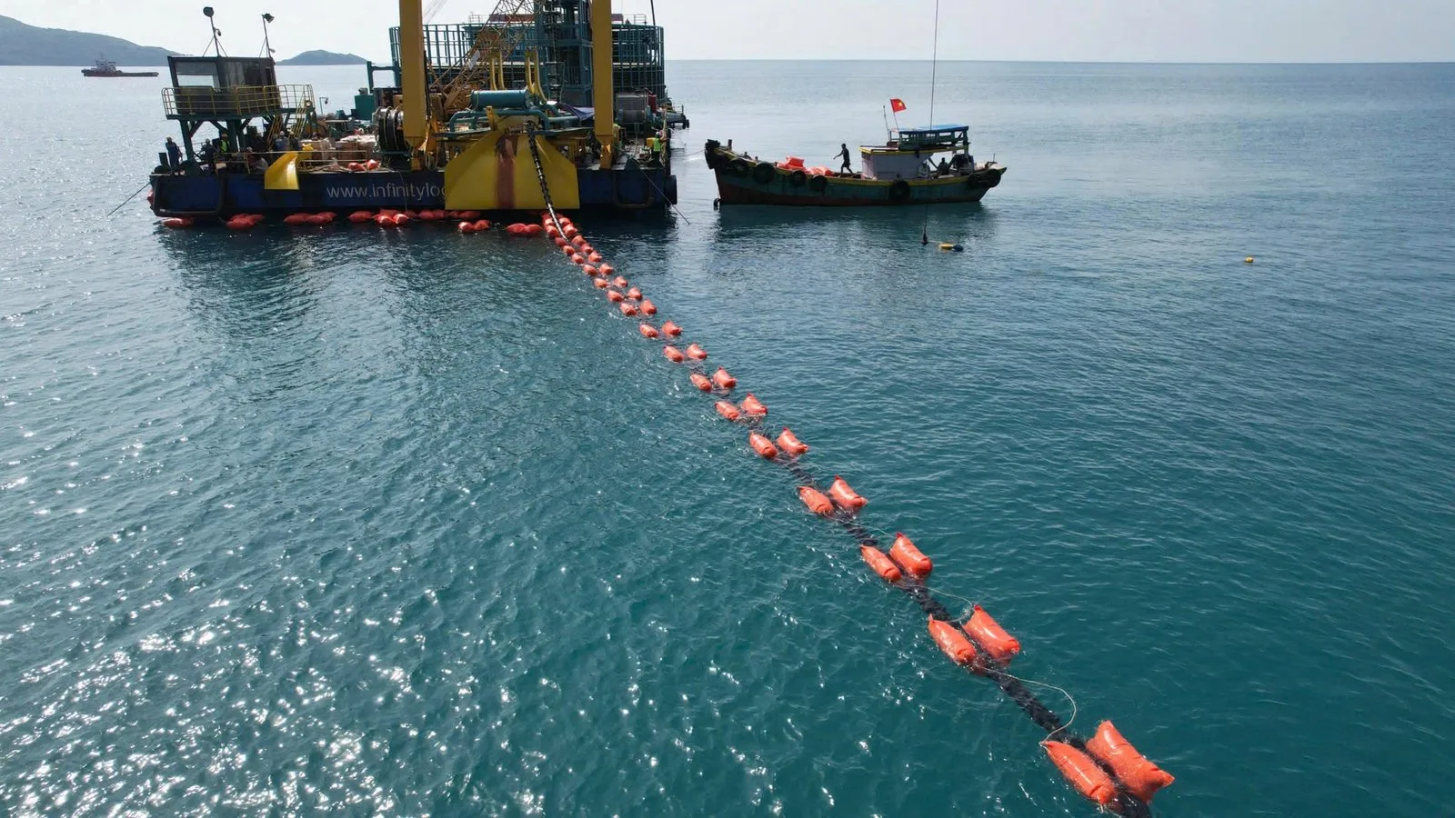 Con Dao Special Zone Connects to National Grid, Powering a Sustainable Future